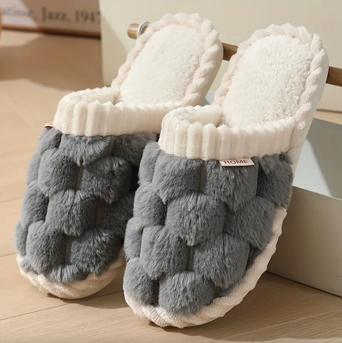 Plush lined knit slippers in gray for women
