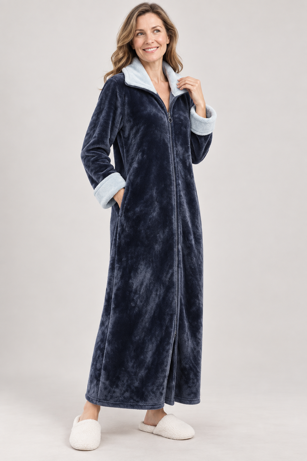 Zip-up fleece robe for women