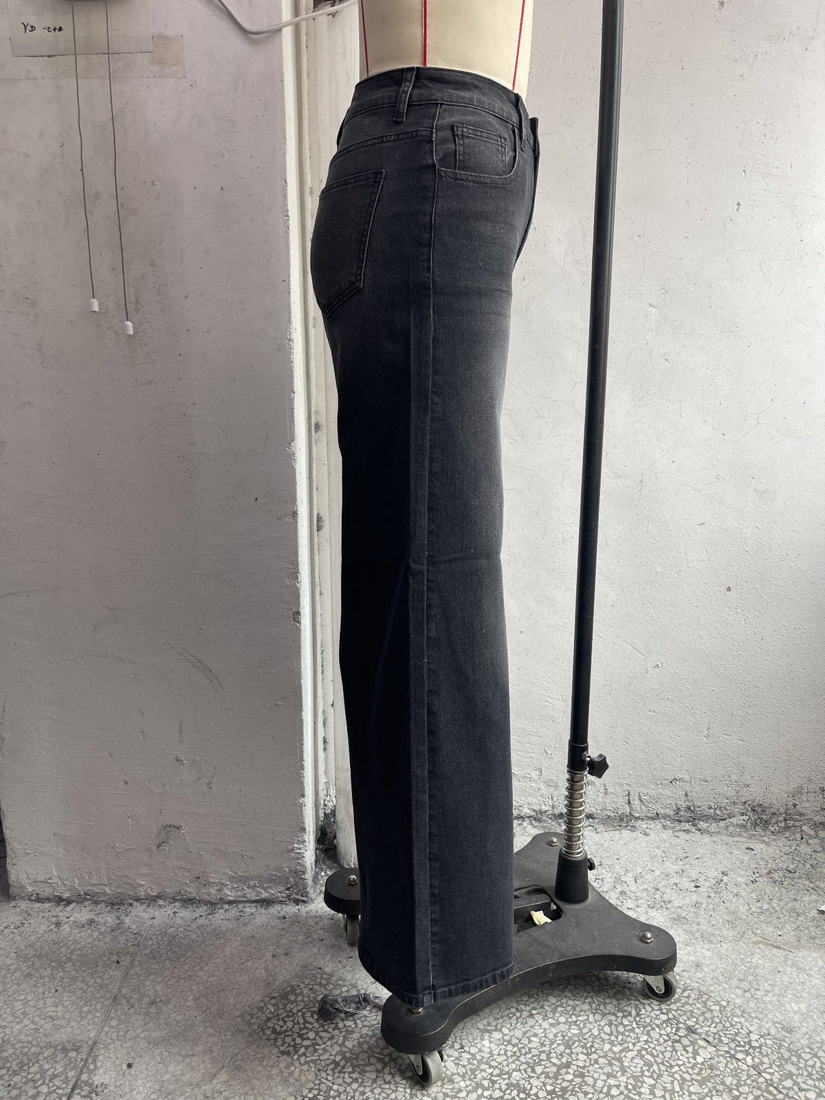 Flowing wide leg jeans for women