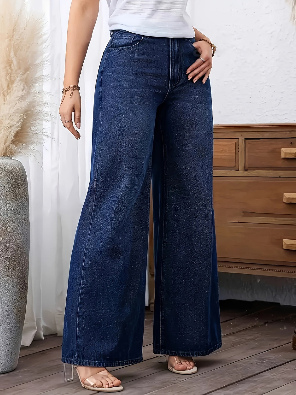 Flowing wide leg jeans for women