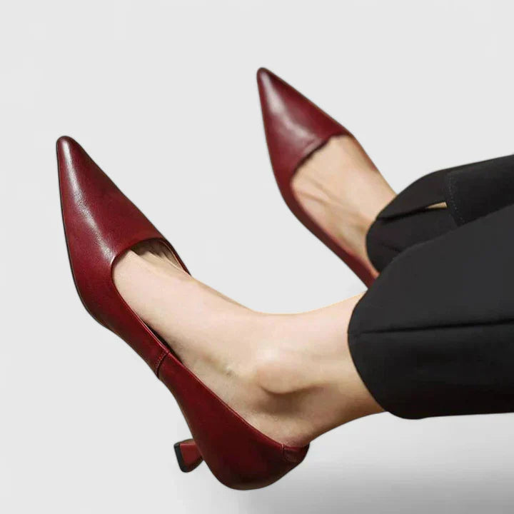 Comfort kitten heel pumps for women