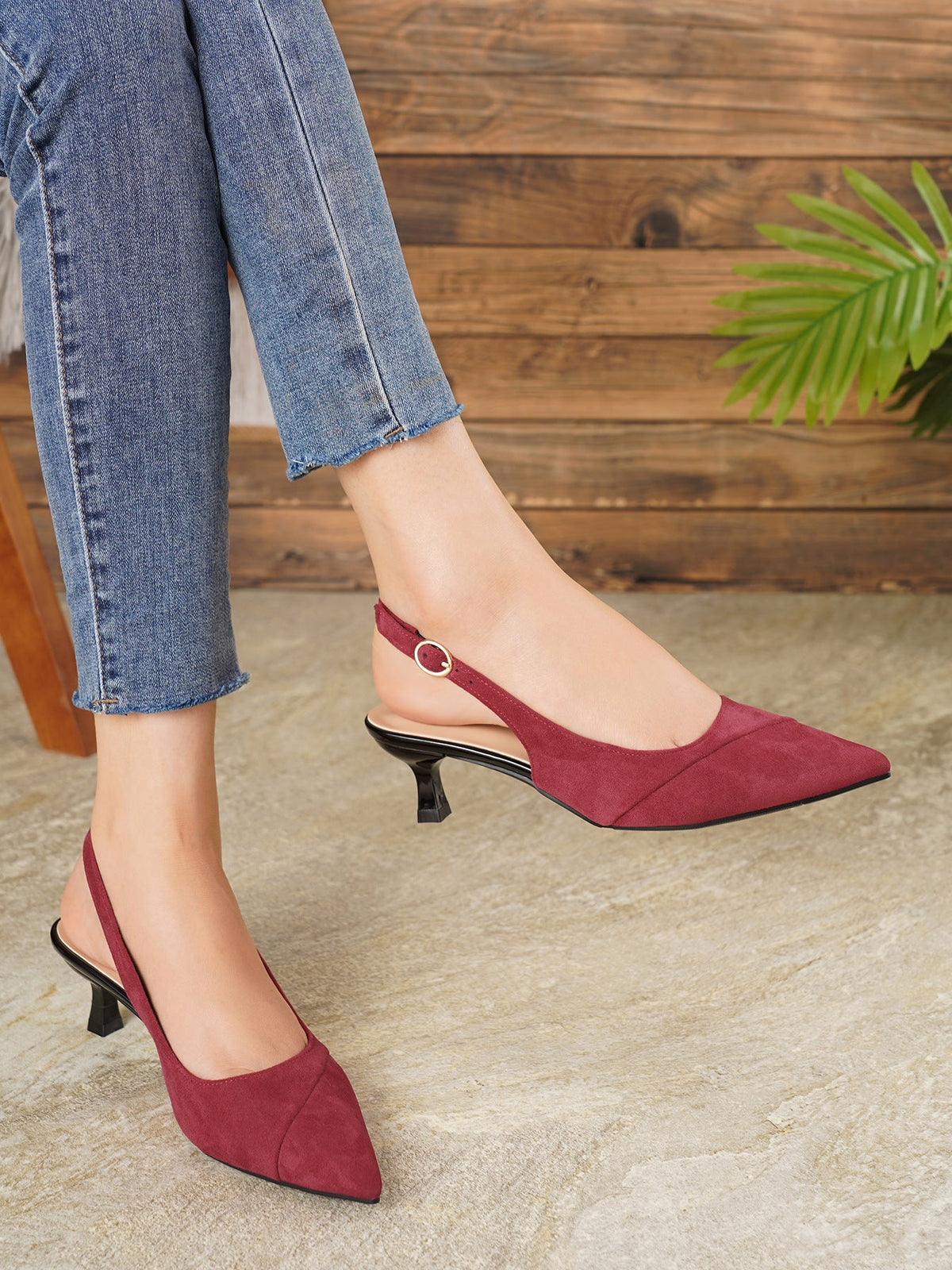 Pointed slingback kitten heels for women