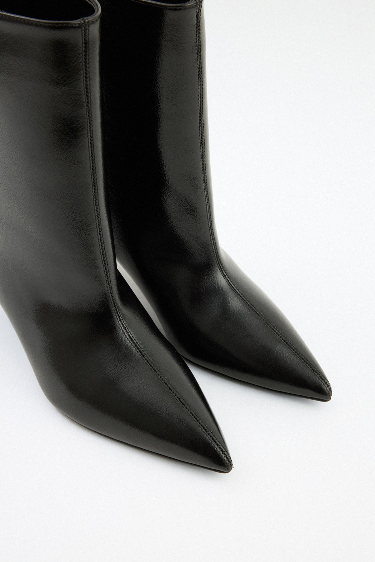 Pointed kitten heel ankle boots for women
