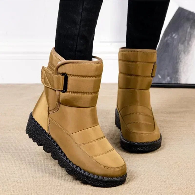 Quilted water-resistant ankle snow boots for women