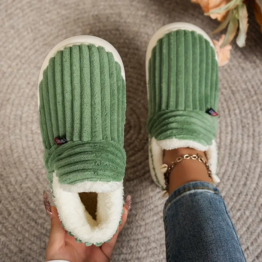 Ribbed fleece lined slippers in green for women