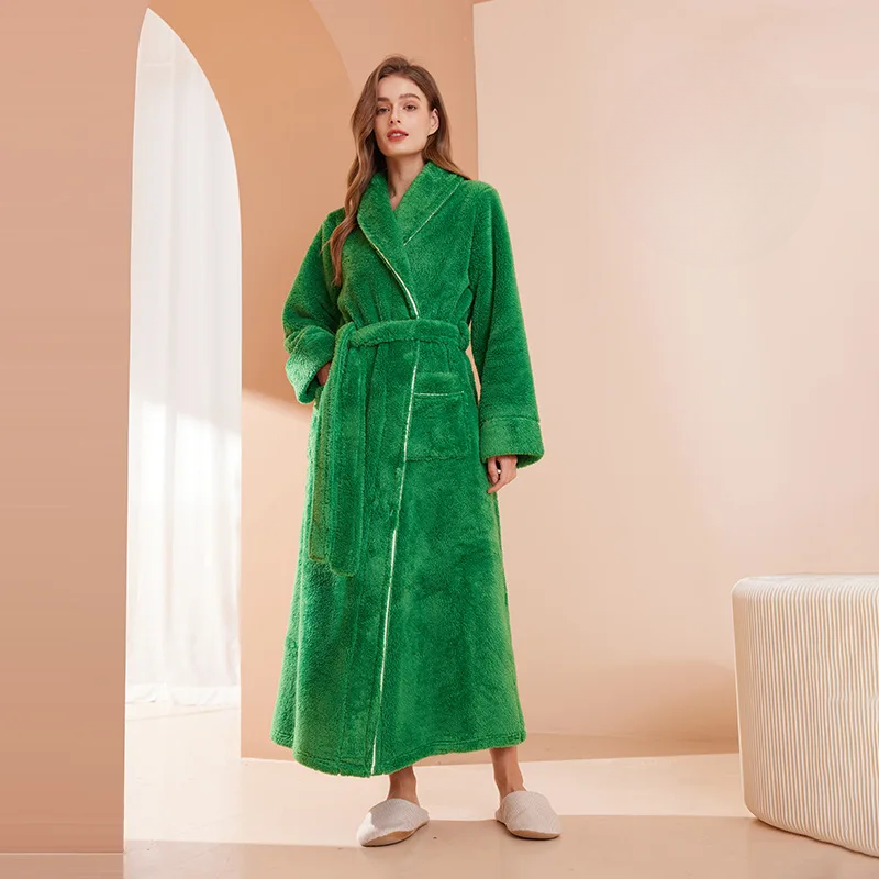 Ankle-length piped sherpa robe for women