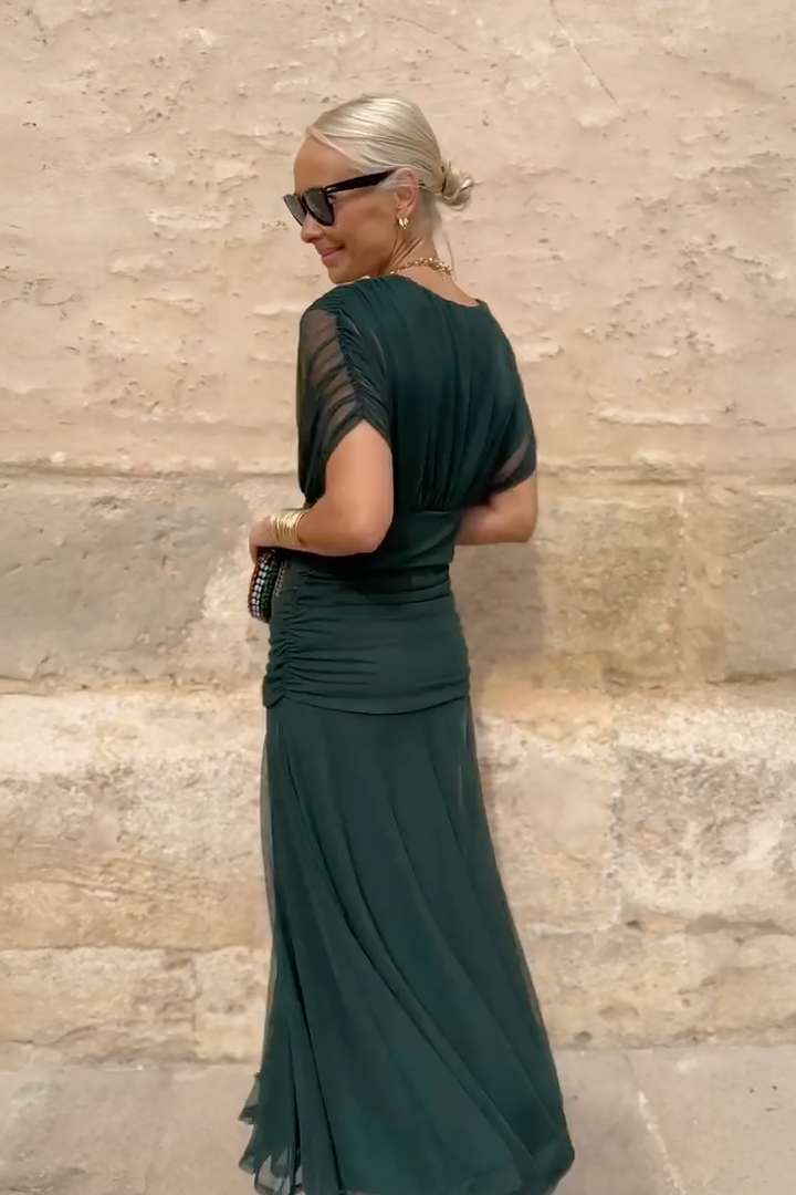 Vestido elegante con cuello en V