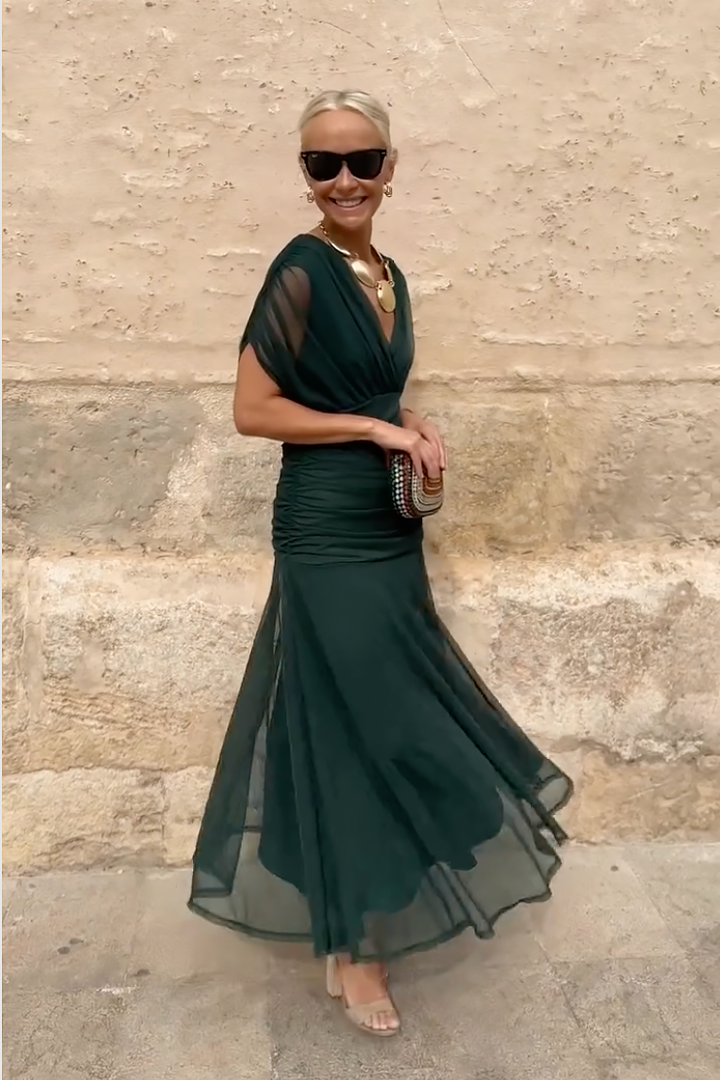 Vestido elegante con cuello en V