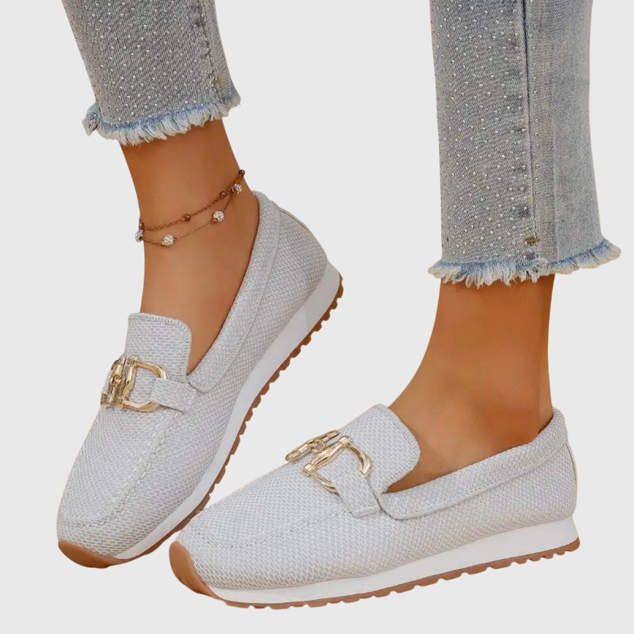 Mocasines con hebilla dorada mujer lateral