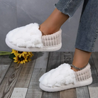 Plaid fluffy slippers in white for women