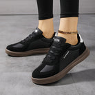 Low-top sneakers for women