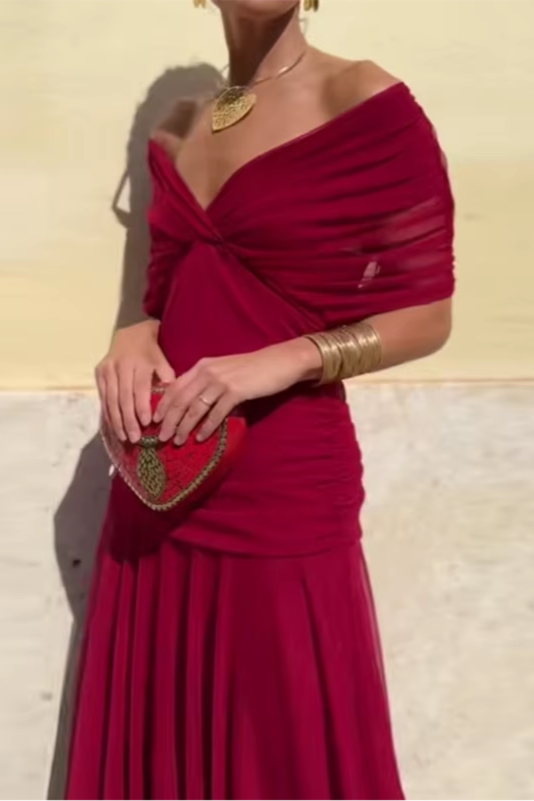 Vestido elegante con cuello en V