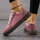 Low-top sneakers for women