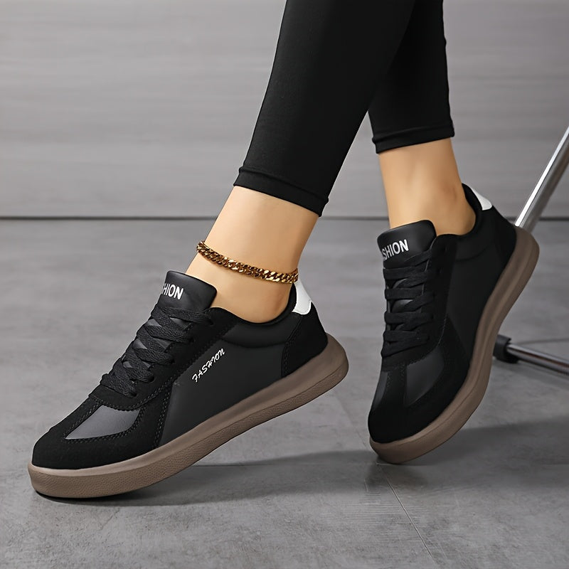 Low-top sneakers for women