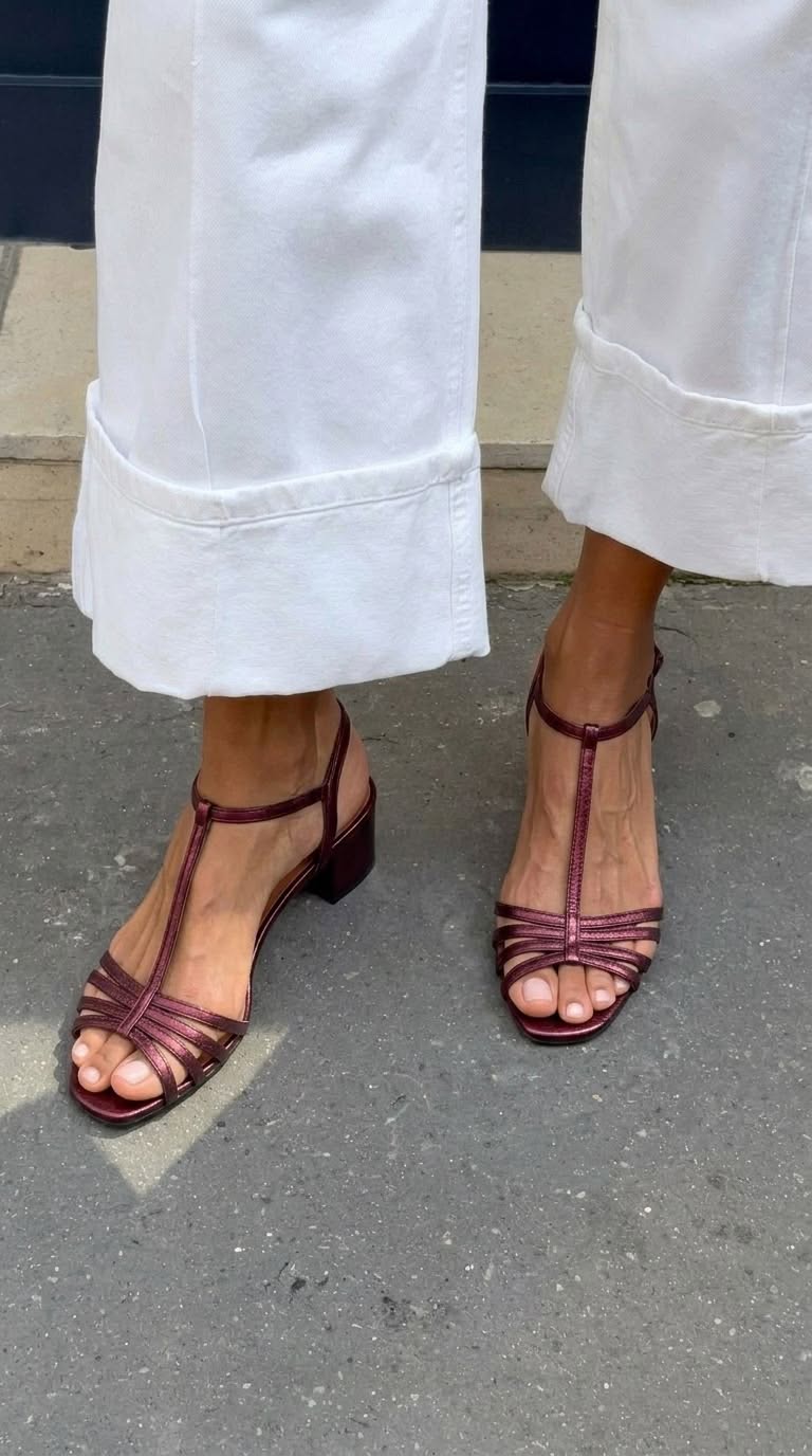 Tacones metalizados burdeos