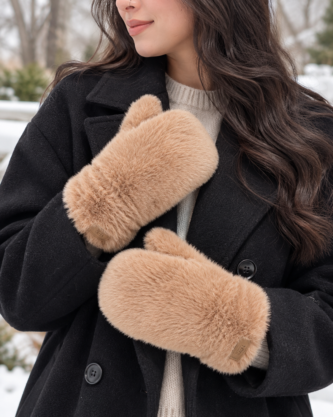 Fluffy sherpa-lined mittens for women