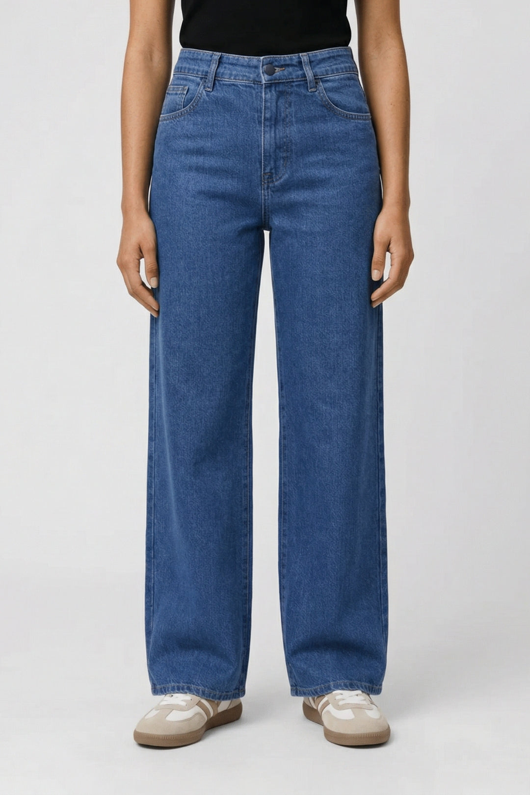 Relaxed wide leg jeans for women