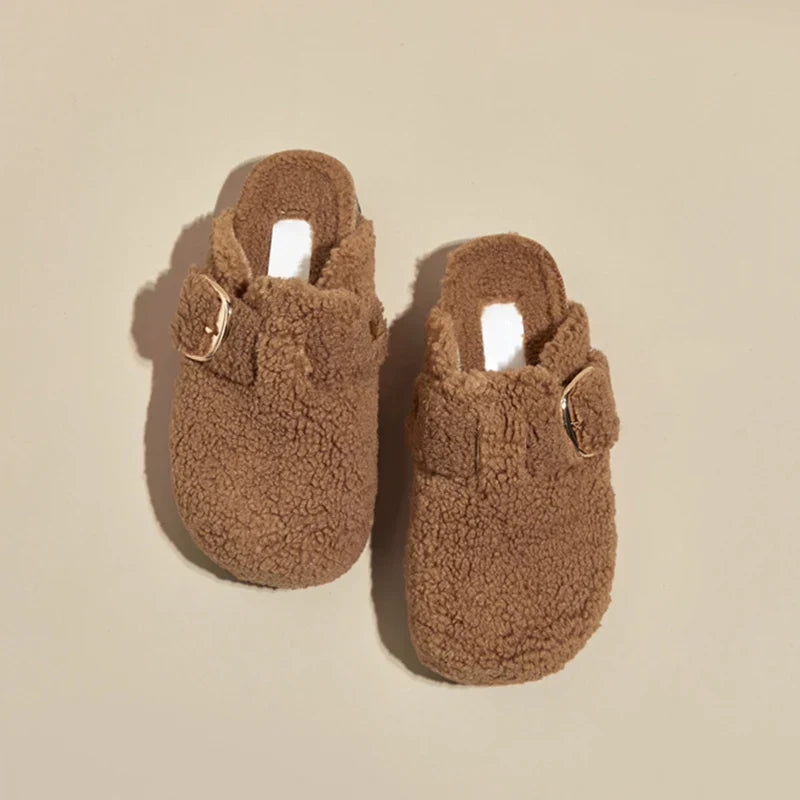Sueco de plush zapato
