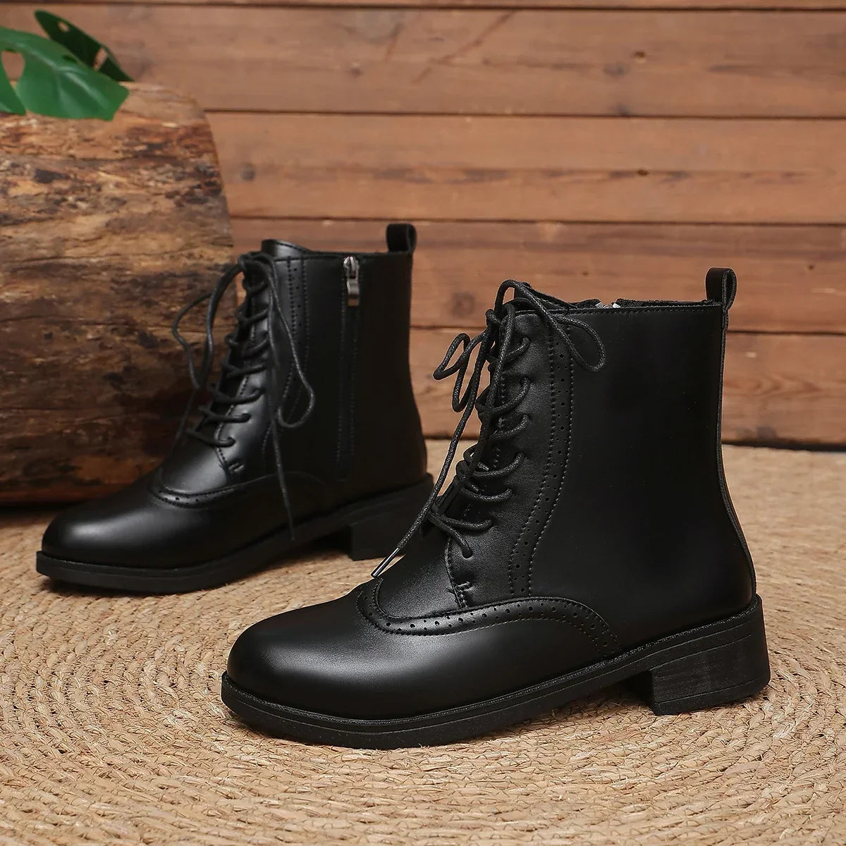 Lace-up brogue ankle boots for women