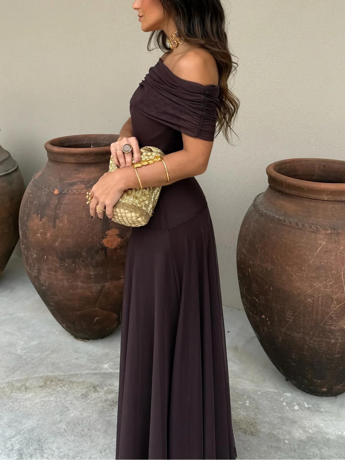 Vestido largo con hombros descubiertos para mujer
