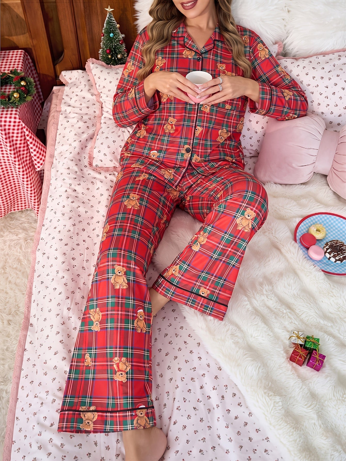 Plaid Christmas pajama set in red for women