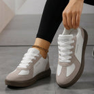 Low-top sneakers for women