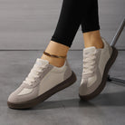 Low-top sneakers for women