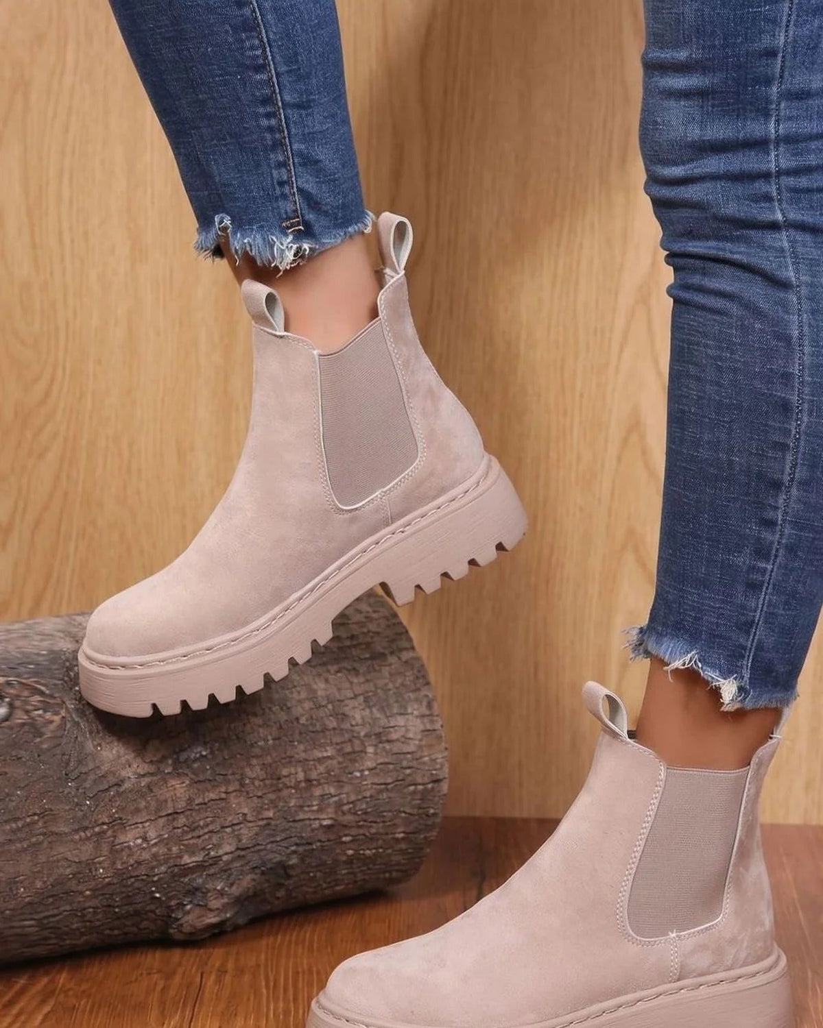 Chelsea boots in beige for women