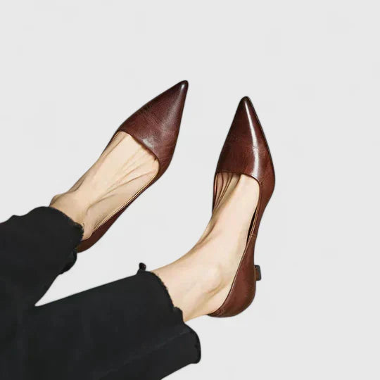 Comfort kitten heel pumps for women