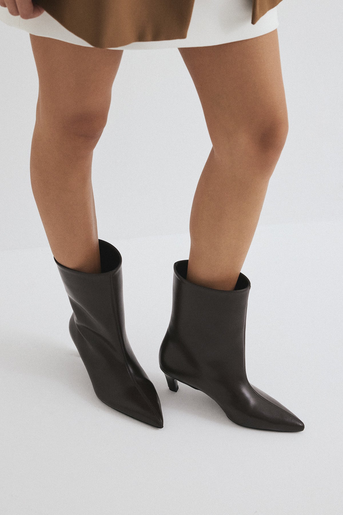 Pointed kitten heel ankle boots for women
