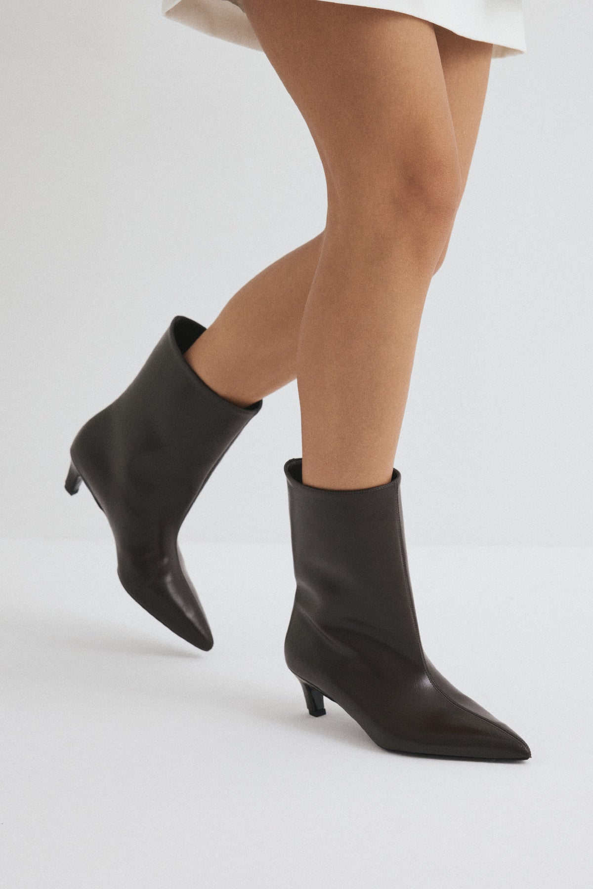 Pointed kitten heel ankle boots for women