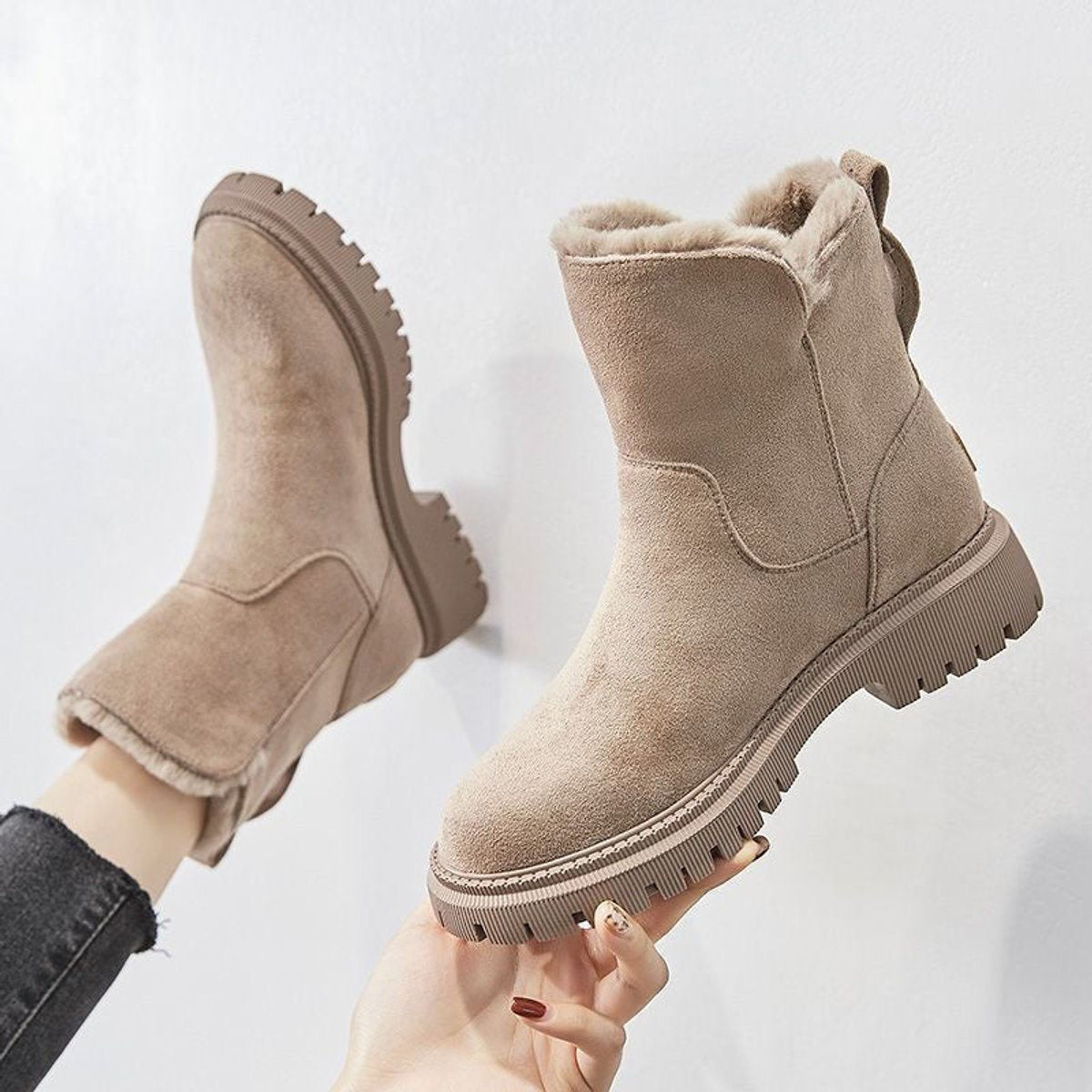 Suede-look slip-on snow boots in beige for women