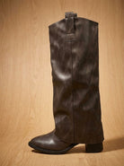 Fold-over western boots in brown or black for women