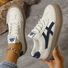 Lace-up cushioned sneakers for women