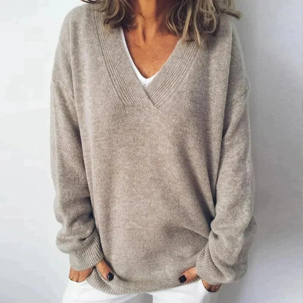 Oversized V-neck knitted sweater for women