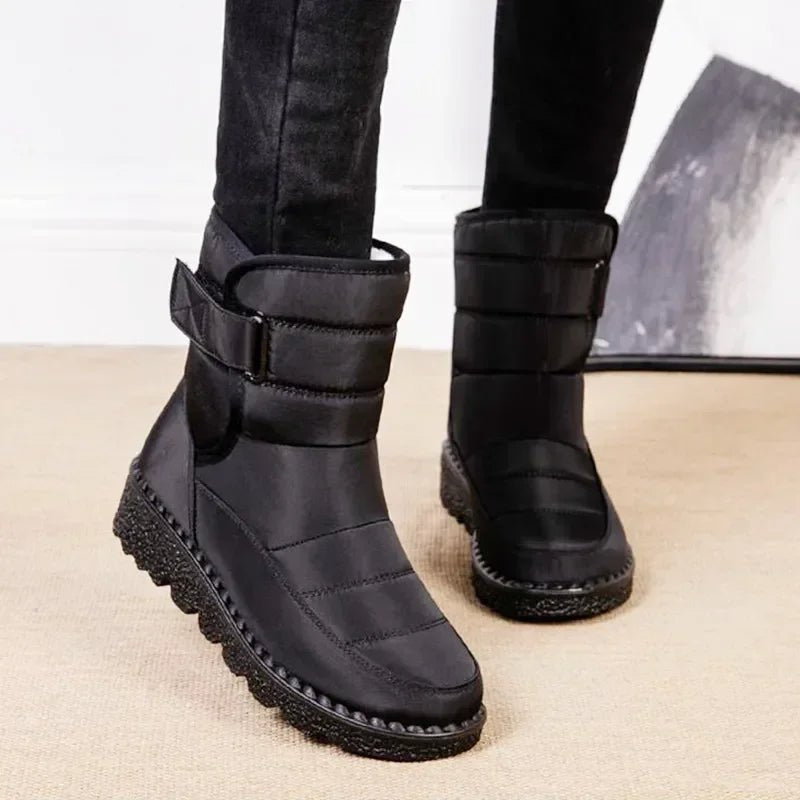 Quilted water-resistant ankle snow boots for women