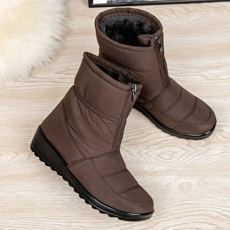 Quilted water-resistant ankle snow boots for women
